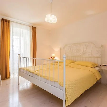 Daire With Parking Space - 14631 Crikvenica