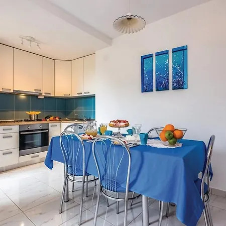 With Parking Space - 14631 Crikvenica