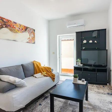 With Parking Space - 14631 Crikvenica