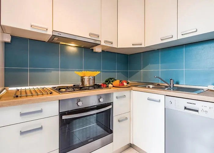 With Parking Space - 14631 Apartman Crikvenica