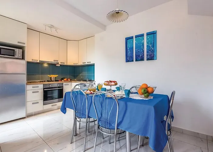 With Parking Space - 14631 Crikvenica